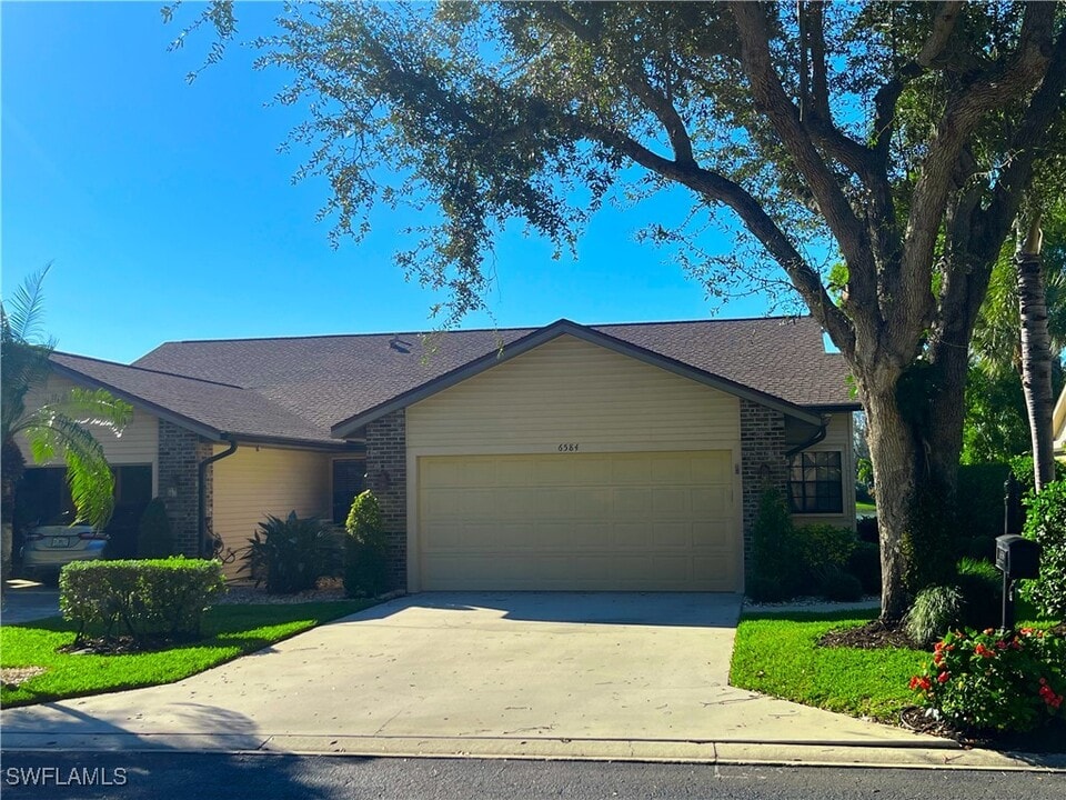 6584 Ilex Cir in Naples, FL - Building Photo