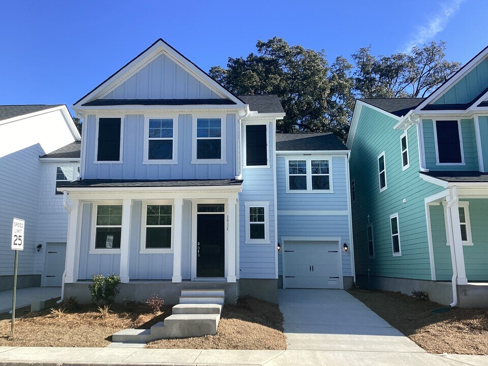 1910 Weeping Cypress Dr in Charleston, SC - Building Photo