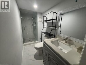 248 Felan Ave in Oakville, ON - Building Photo - Building Photo