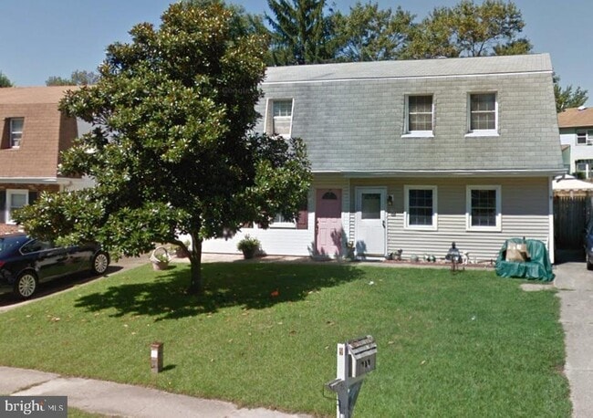 property at 11 Fomalhaut Ave