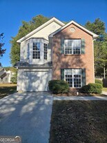 3728 Oakland Spring Ct in Snellville, GA - Building Photo