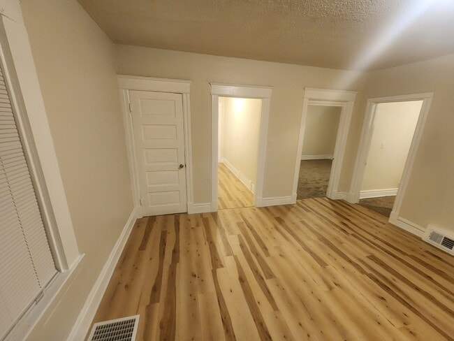 216 Adams St, Unit 1 in Rockford, IL - Building Photo - Building Photo