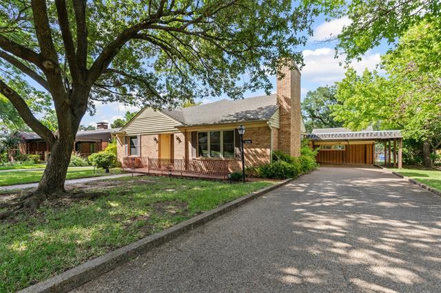 945 Sam Dealey Dr in Dallas, TX - Building Photo - Building Photo