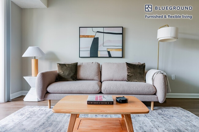 2140 L St NW in Washington, DC - Building Photo - Building Photo