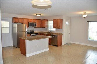 1602 Lancaster Ave in Leesburg, FL - Building Photo - Building Photo