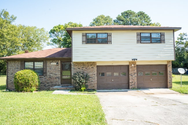 property at 4040 Knollbrook Dr NW