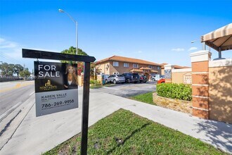 2425 W 76th St in Hialeah, FL - Building Photo - Building Photo