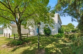 38655 Bayside Ct in Clinton Township, MI - Building Photo