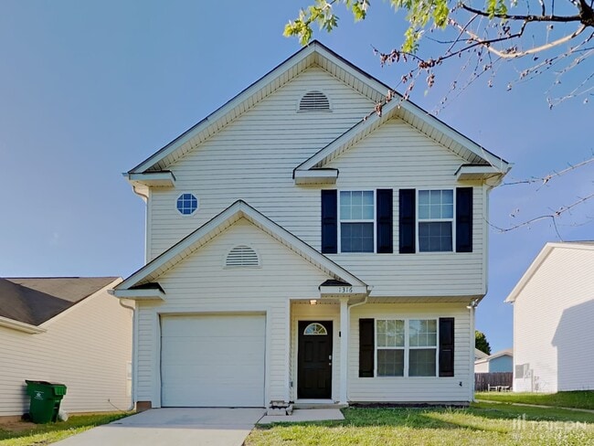 1316 Crandon Dr in Charlotte, NC - Building Photo - Building Photo