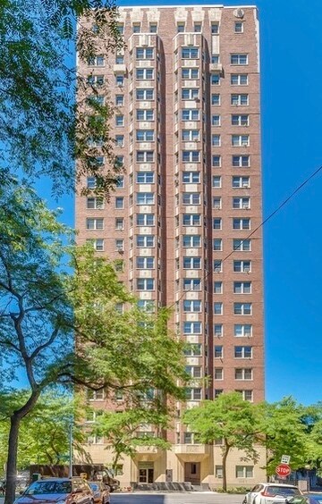 5000 S Cornell Ave in Chicago, IL - Building Photo