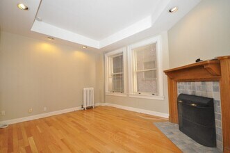 261 Beacon St, Unit 3 in Boston, MA - Building Photo - Building Photo