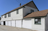 The Village Square in Whittier, CA - Foto de edificio - Building Photo