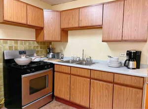 5432 Baywood St in Pittsburgh, PA - Building Photo - Building Photo