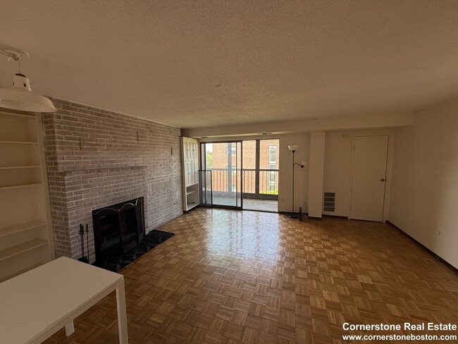 1580 Massachusetts Ave, Unit 8D in Cambridge, MA - Building Photo - Building Photo