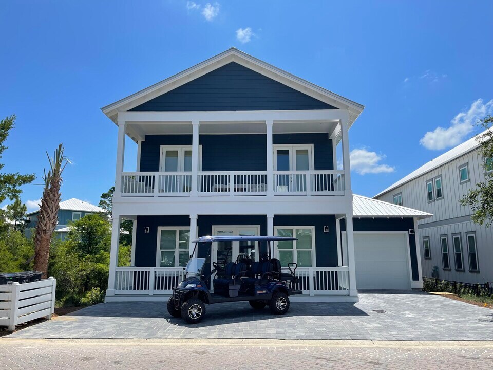 566 Gulfview Cir in Santa Rosa Beach, FL - Building Photo