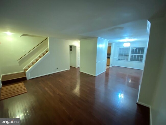 property at 14808 London Towne Square