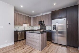 4938 Beau Bien Blvd, Unit 1B in Lisle, IL - Building Photo - Building Photo