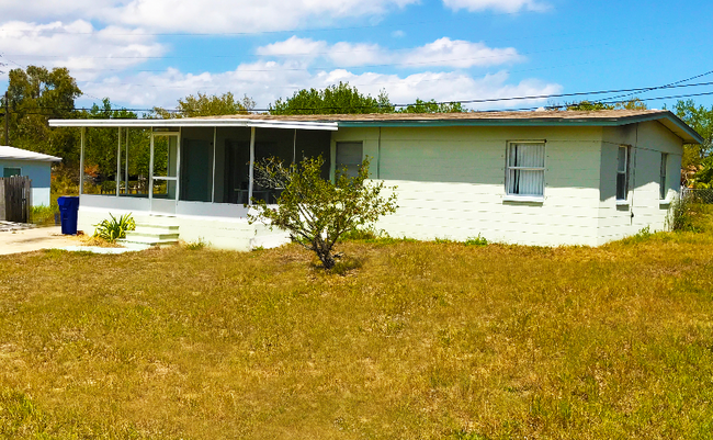 property at 144 21st St SW