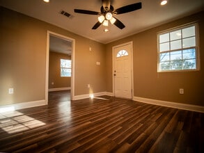 1045 Sparrow St in Baton Rouge, LA - Building Photo - Building Photo