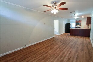 1308 E Main St in Round Rock, TX - Building Photo