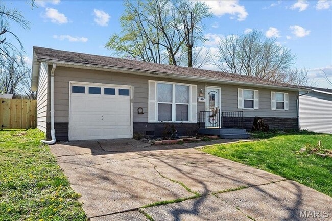 807 Estate Dr