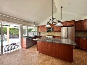 15140 Andorra Way in San Diego, CA - Foto de edificio - Building Photo