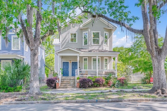 property at 828 E Park Ave