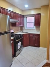 9-15 College Pl in New York, NY - Building Photo - Building Photo