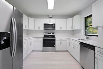 1201 NW 7th Ct in Boynton Beach, FL - Building Photo - Building Photo