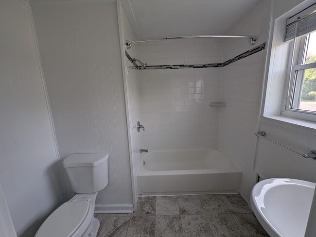 15-25-25 Forrest Dr in Rensselaer, NY - Building Photo - Building Photo