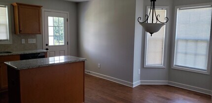 516 Amberdale Cir W in Lumberton, NC - Building Photo - Building Photo