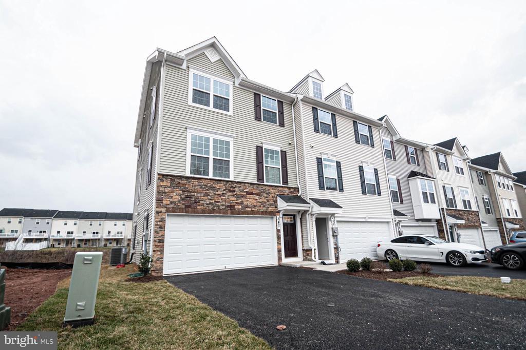 343 Paca Gardens Ln in Frederick, MD - Building Photo