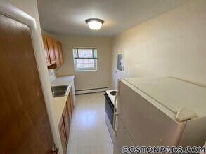 8 Brattle Dr in Arlington, MA - Foto de edificio - Building Photo