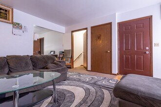 1305 S Thompson Dr in Madison, WI - Building Photo - Building Photo
