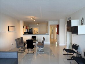 17050 N Bay Rd, Unit 406 in Sunny Isles Beach, FL - Building Photo - Building Photo