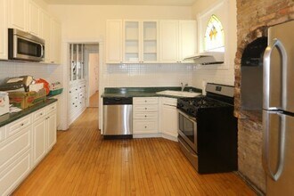 931 W Newport Ave, Unit 3 in Chicago, IL - Building Photo - Building Photo