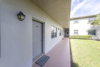 3 Lake Vista Trail in Port St. Lucie, FL - Building Photo - Building Photo