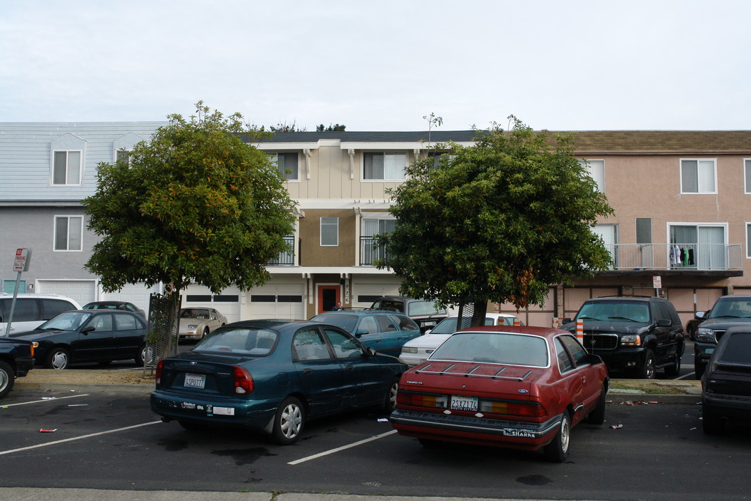 976 Sandra Ct in South San Francisco, CA - Building Photo