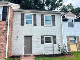 872 Baltimore Pl SW in Marietta, GA - Building Photo