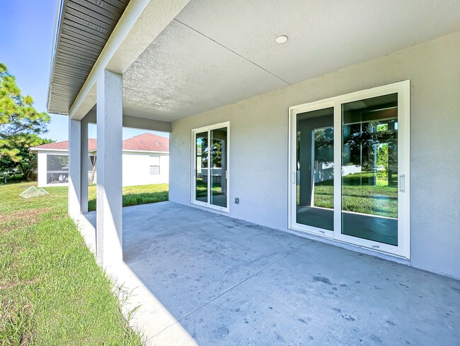 5229 7th St W in Lehigh Acres, FL - Building Photo - Building Photo
