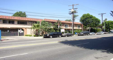 6235-6237 Kester Ave in Van Nuys, CA - Building Photo - Building Photo