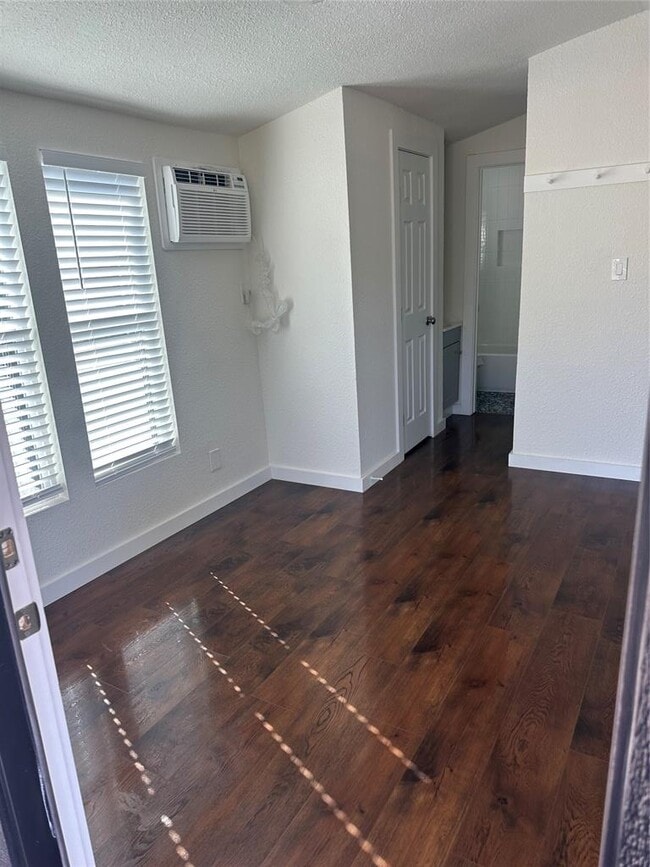 3019 E 12th St in Austin, TX - Building Photo - Building Photo