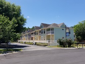 136 1st St, Unit F in Prattville, AL - Building Photo