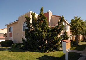 6132-6138 Rosemead Blvd Apartments