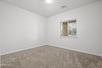 12121 Silver Crown in Horizon City, TX - Building Photo - Building Photo
