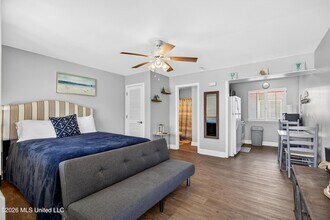 1664 Beach Blvd in Biloxi, MS - Foto de edificio - Building Photo