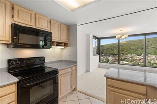 250 Kawaihae St in Honolulu, HI - Building Photo