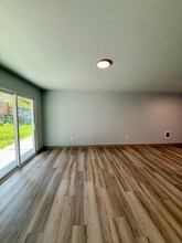 1725 SW Barton St in Seattle, WA - Building Photo - Building Photo