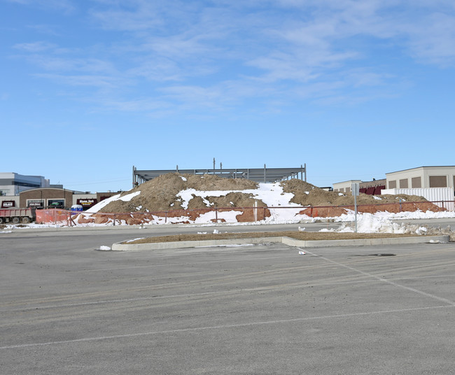 First on Fourth Executive Condos (G) in St Catharines, ON - Building Photo - Building Photo