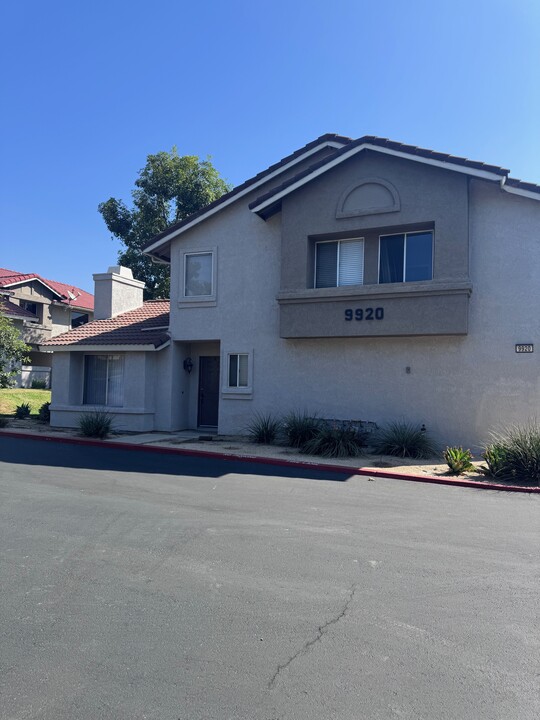 9920 Highland Ave in Rancho Cucamonga, CA - Foto de edificio